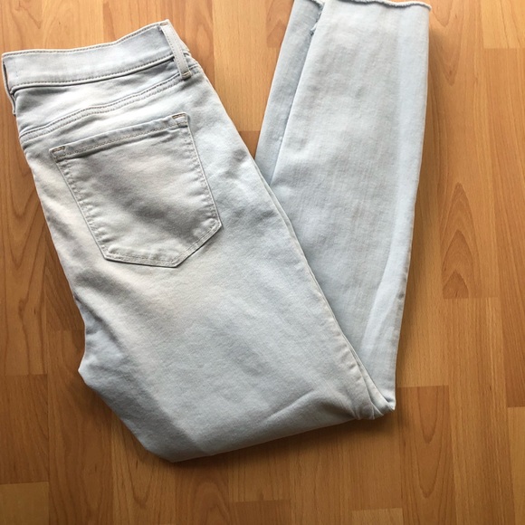 LOFT Lightwashed Modern Skinny Size 30/10 - Picture 8 of 10